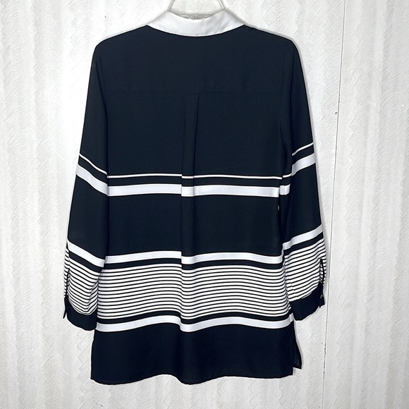 VINCE CAMUTO Button Down Blouse Size S - Picture 3 of 4